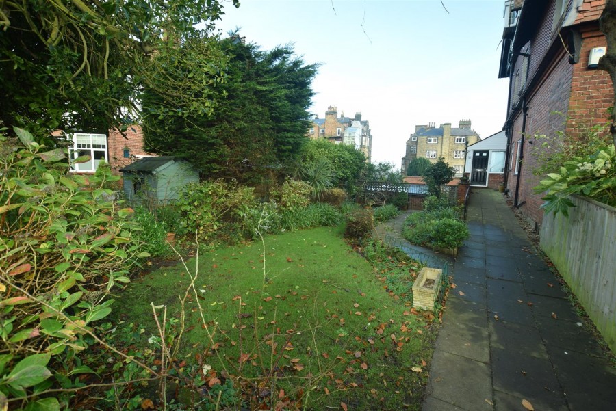 Images for 8 Holbeck hill, Scarborough, YO12 2XD