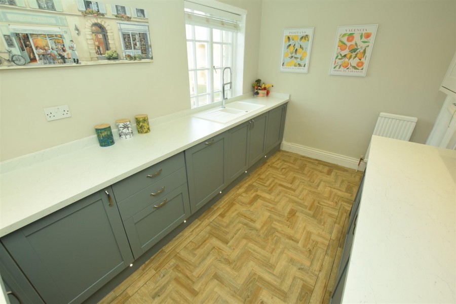 Images for 8 Holbeck hill, Scarborough, YO12 2XD