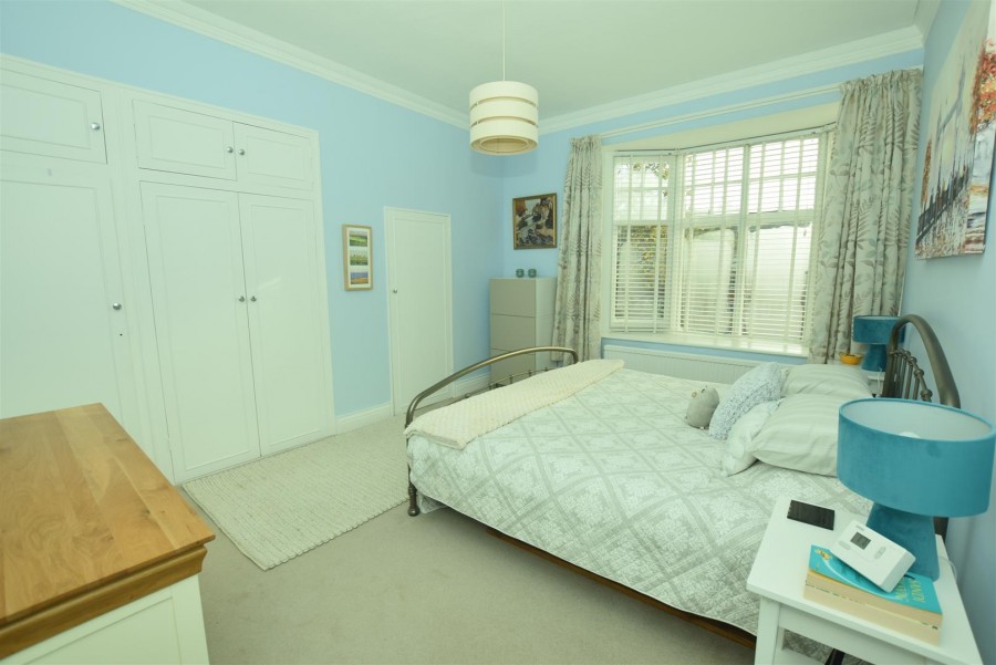 Images for 8 Holbeck Hill, Scarborough, YO11 2XD