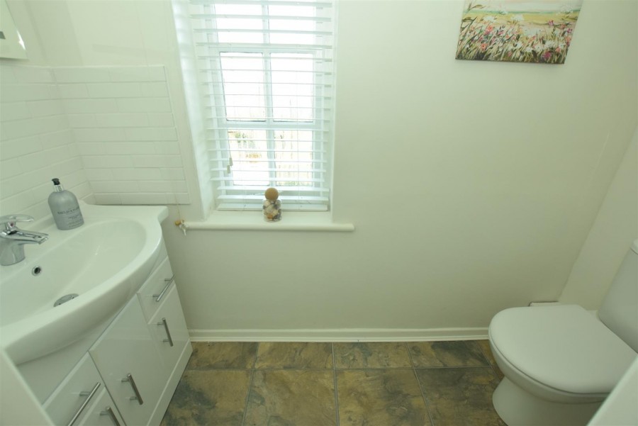 Images for 8 Holbeck hill, Scarborough, YO12 2XD