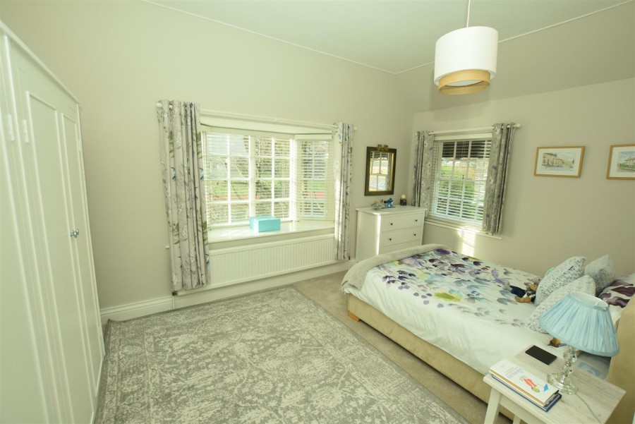 Images for 8 Holbeck hill, Scarborough, YO12 2XD