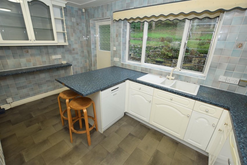 Images for Flat 3, 31 Deepdale Avenue, Scarborough, YO11 2UF