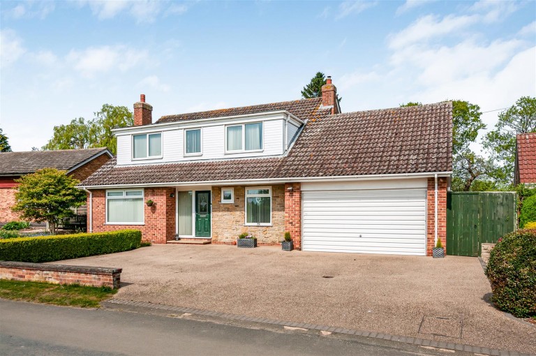 View Full Details for 32 Thorpe, Lockington, Driffield, YO25 9SW