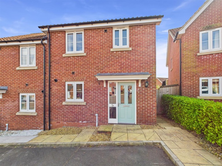 View Full Details for 5 Michaelmas Road, Malton, North Yorkshire, YO17 7PN