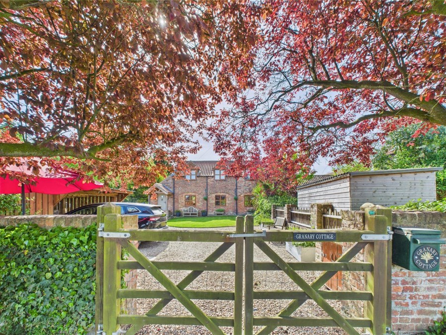 Images for Granary Cottage, High Grange farm, Aike, Driffield, YO25 9BG