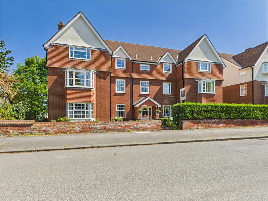 Images for Flat 1, 10 Holbeck Hill, Scarborough, YO11 2XD