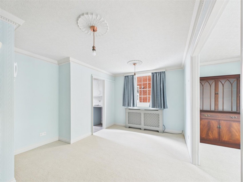 Images for Flat 1, 10 Holbeck Hill, Scarborough, YO11 2XD