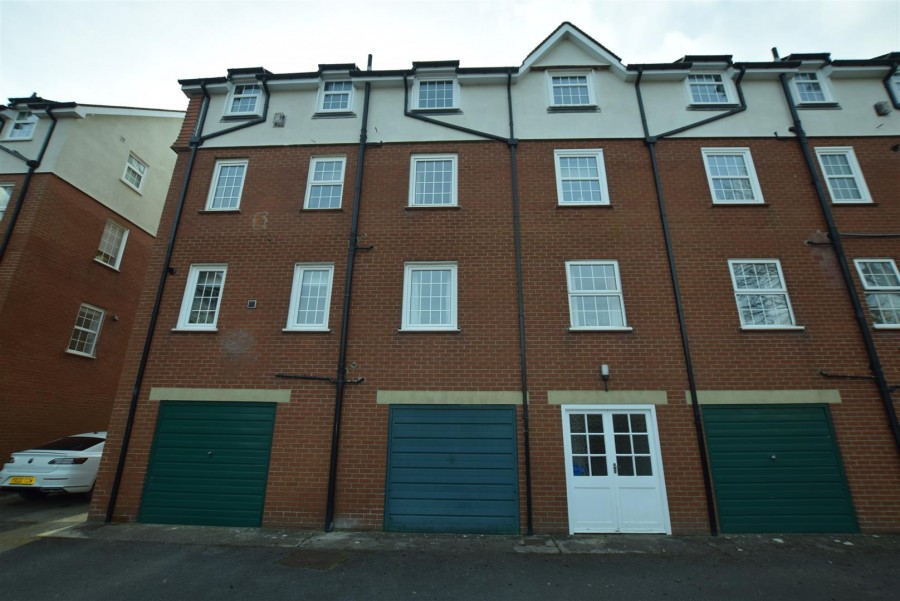 Images for 10 Holbeck Hill, Scarborough