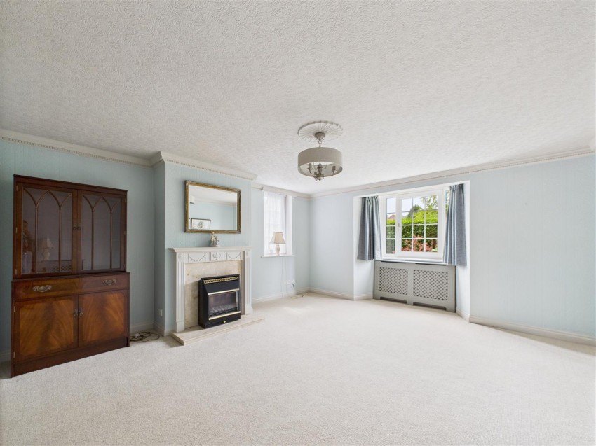 Images for Flat 1, 10 Holbeck Hill, Scarborough, YO11 2XD