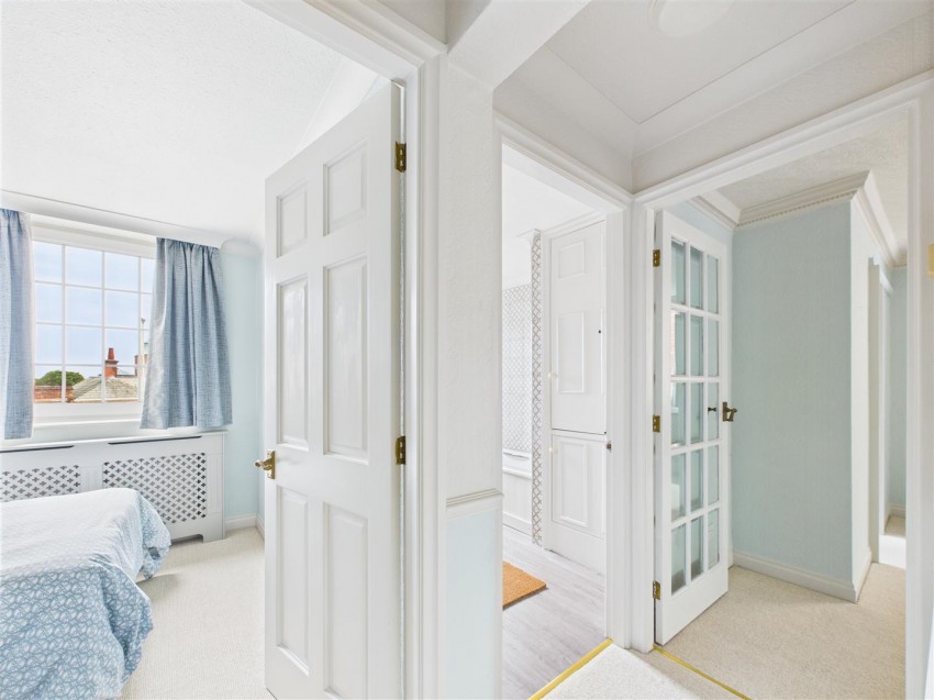 Images for Flat 1, 10 Holbeck Hill, Scarborough, YO11 2XD
