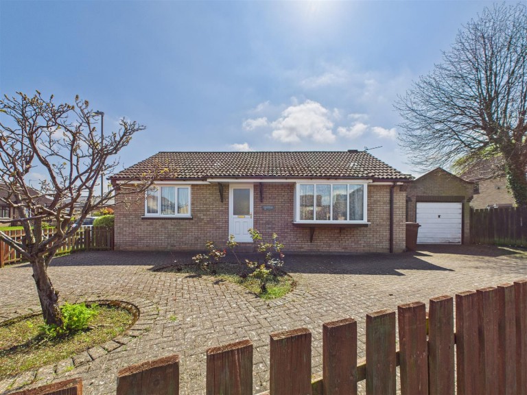 View Full Details for 12 The Chase, Norton, Malton, North Yorkshire YO17 9AS