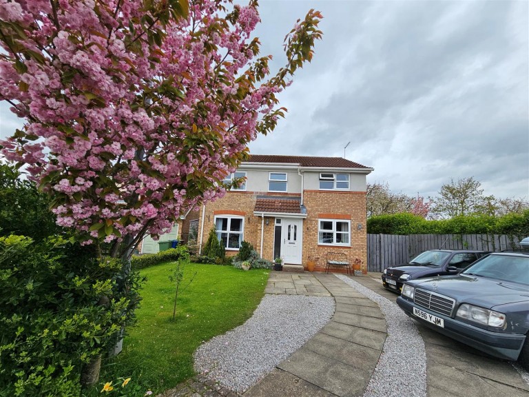View Full Details for 4 The Paddocks, Driffield, YO25 6YQ