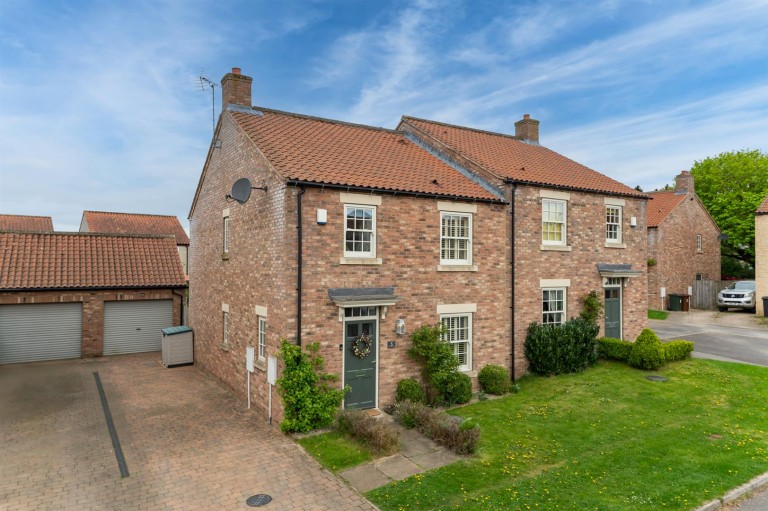 View Full Details for 5, The Sidings Nawton, York, North Yorkshire, YO62 7TJ
