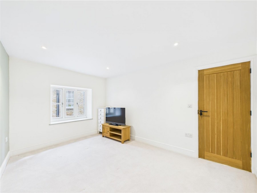Images for 7, Howe End, Kirkbymoorside, York, North Yorkshire YO62 6BE