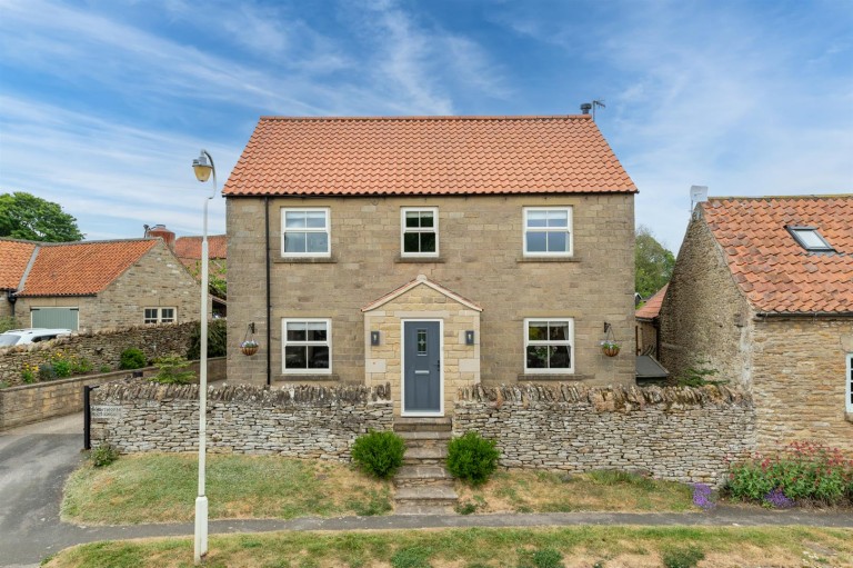 View Full Details for Hawthorn Cottage, Main Street, Sawdon, Scarborough, YO13 9DY