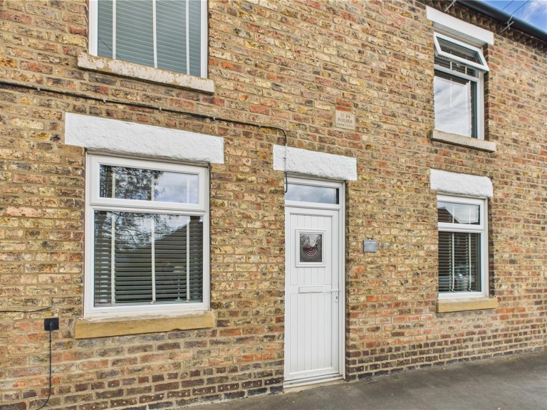 View Full Details for 16 Firthland Road, Pickering, YO18 8BZ