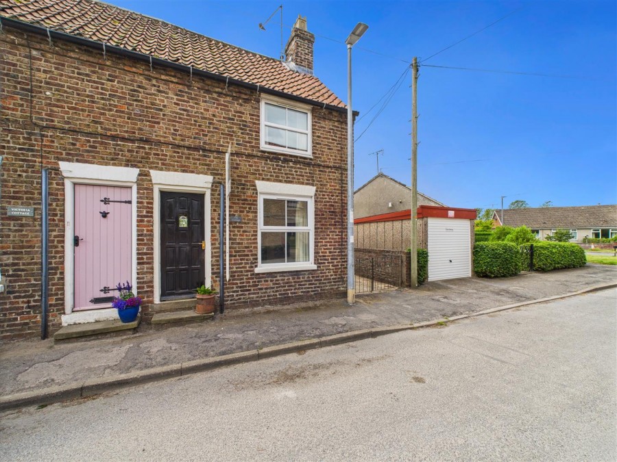 Images for The Cottage, Middle Street, Kilham, Driffield, YO25 4RL