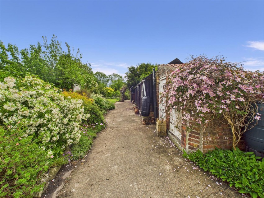 Images for The Cottage, Middle Street, Kilham, Driffield, YO25 4RL
