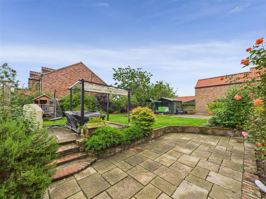 Images for 6 Foston Lane, North Frodingham, Driffield, YO25  8JZ