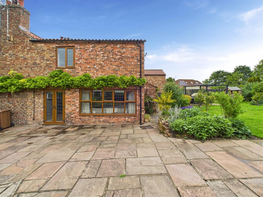Images for 6 Foston Lane, North Frodingham, Driffield, YO25  8JZ
