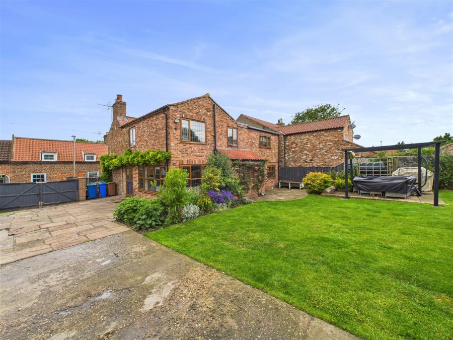 Images for 6 Foston Lane, North Frodingham, Driffield, YO25  8JZ
