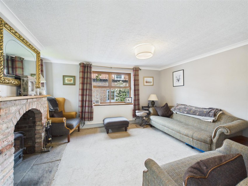 Images for 6 Foston Lane, North Frodingham, Driffield, YO25  8JZ