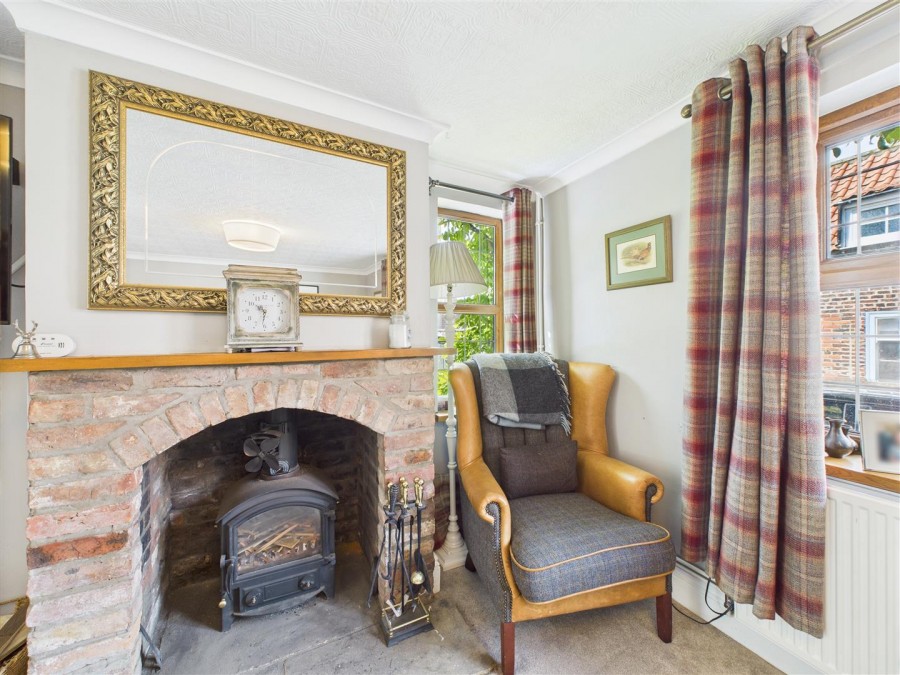 Images for 6 Foston Lane, North Frodingham, Driffield, YO25  8JZ