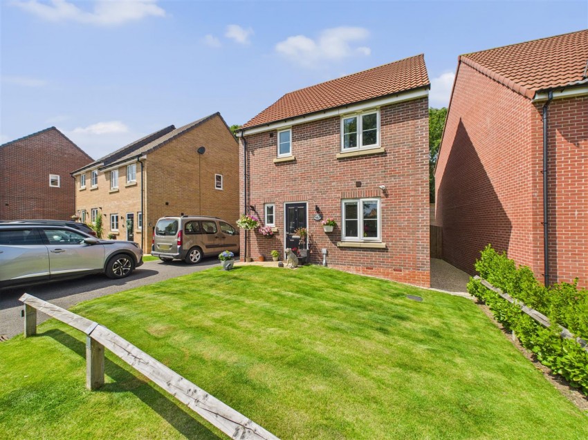 Images for 10 Edmond Close, Driffield, YO25 5GJ