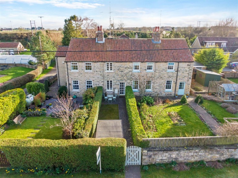 View Full Details for 2, The Mount, High Street, Swinton, Malton, North Yorkshire, YO17 6SN