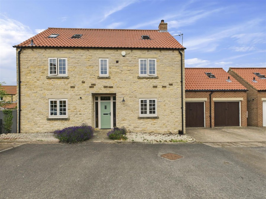 Images for 15, Pearsons Yard Swinton, YO17 6TF