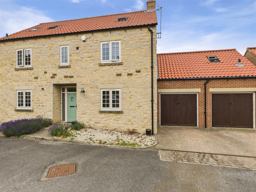 Images for 15, Pearsons Yard Swinton, YO17 6TF