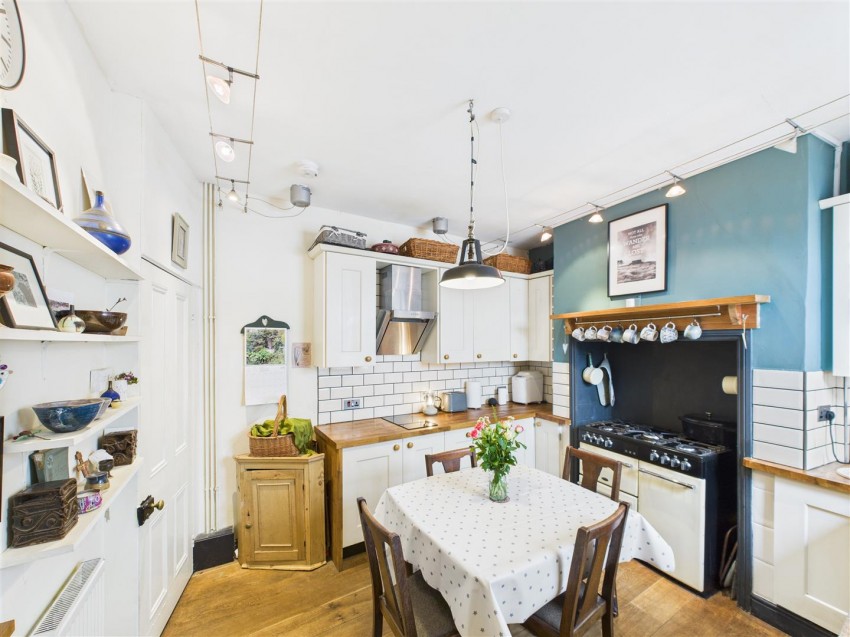 Images for 12 Potter Hill, Pickering, YO18 8AA