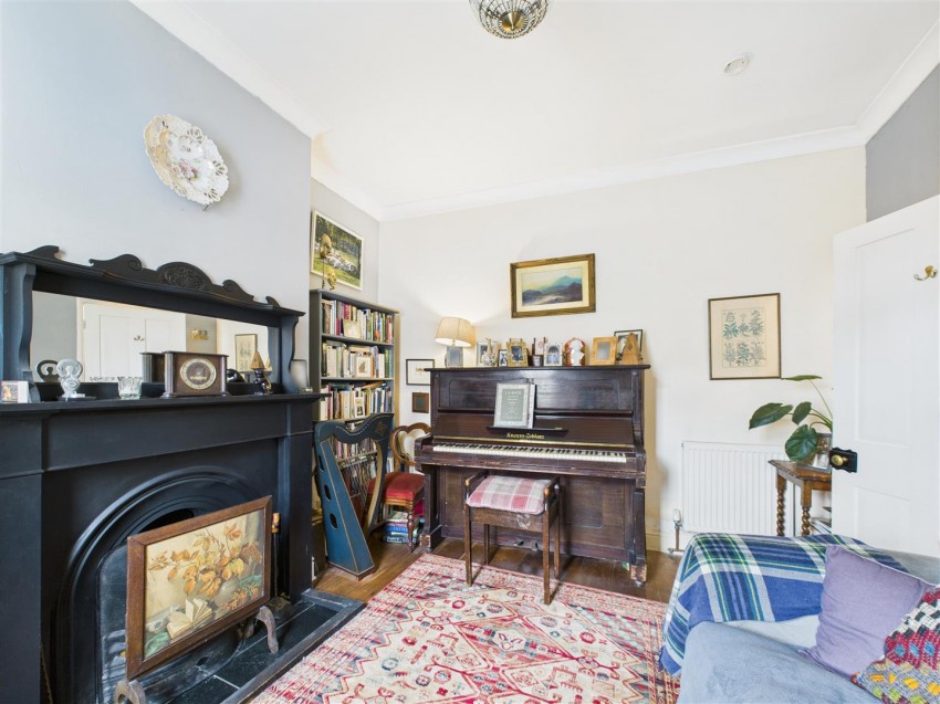 Images for 12 Potter Hill, Pickering, YO18 8AA