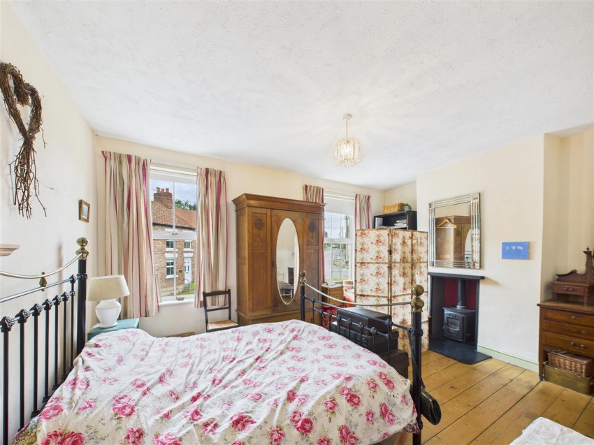 Images for 12 Potter Hill, Pickering, YO18 8AA