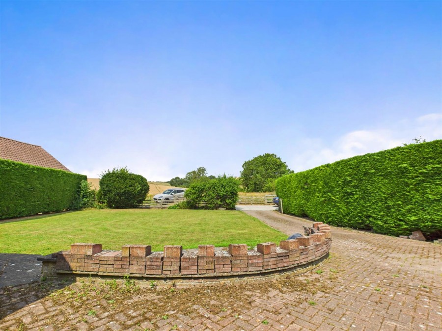 Images for 6 Waddale End, Weaverthorpe, YO17 8HG