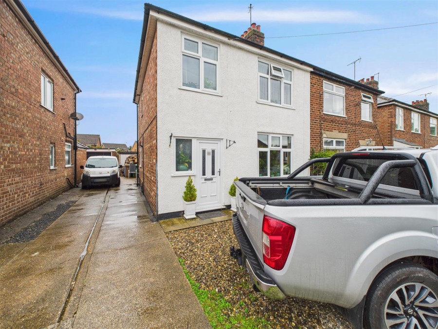 Images for 6 Meadow Road, Driffield, YO25 5NL