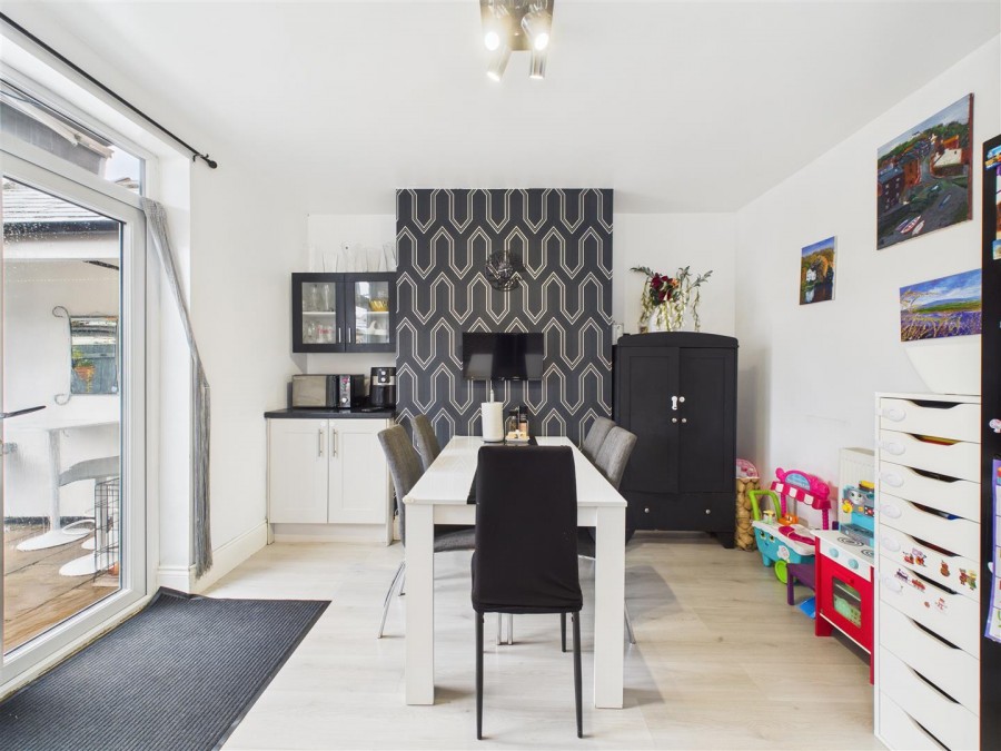 Images for 6 Meadow Road, Driffield, YO25 5NL