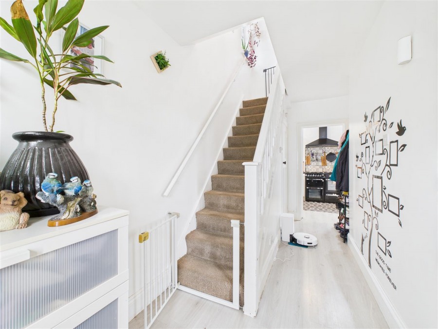 Images for 6 Meadow Road, Driffield, YO25 5NL