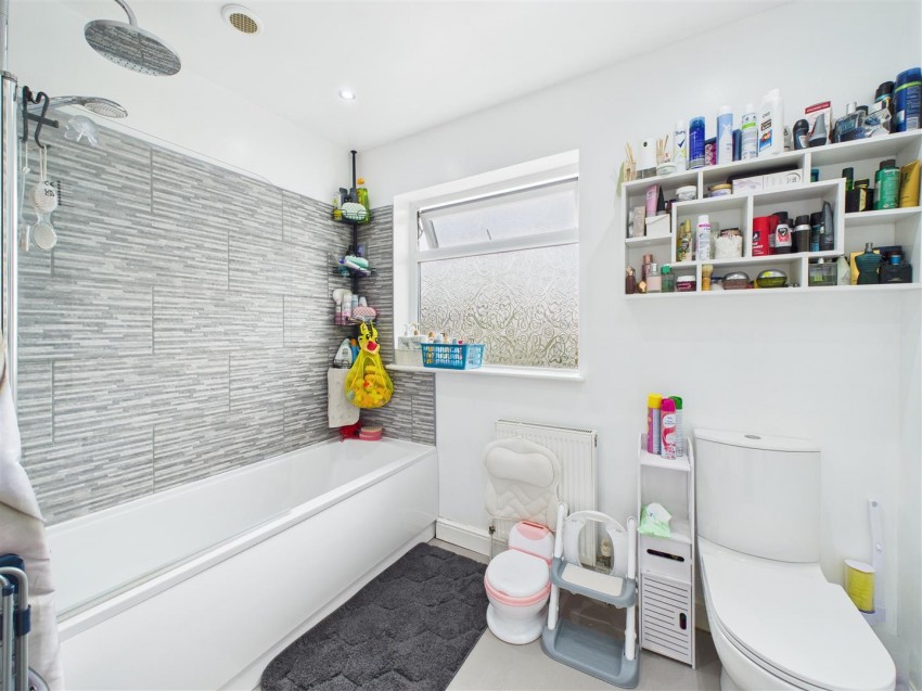 Images for 6 Meadow Road, Driffield, YO25 5NL