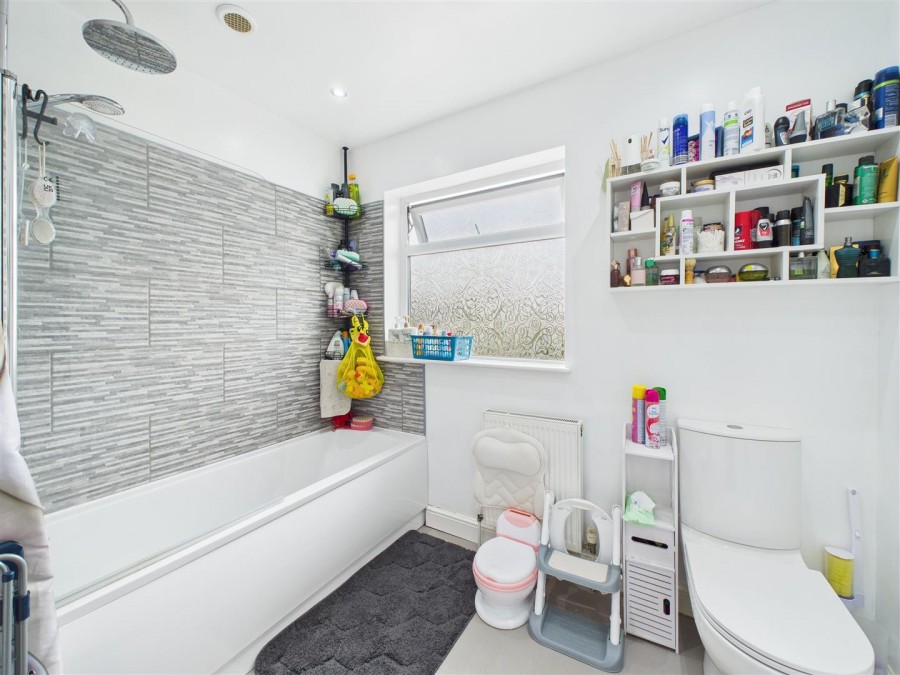 Images for 6 Meadow Road, Driffield, YO25 5NL