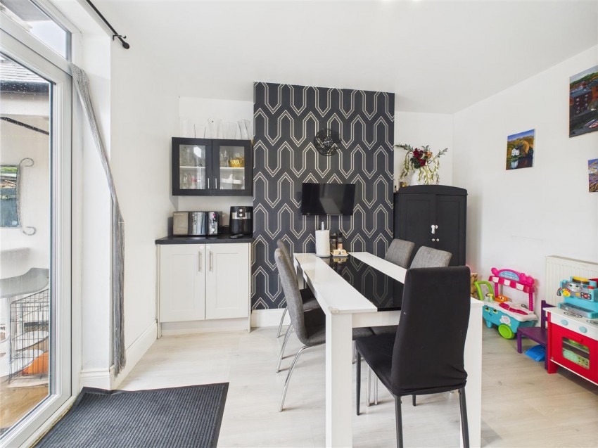 Images for 6 Meadow Road, Driffield, YO25 5NL