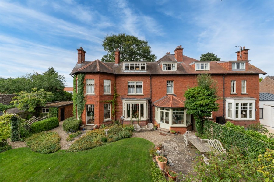 Images for Middlecave Lodge, 73 Middlecave Road, Malton, YO17 7NQ