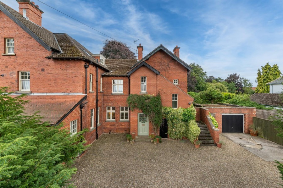 Images for Middlecave Lodge, 73 Middlecave Road, Malton, YO17 7NQ