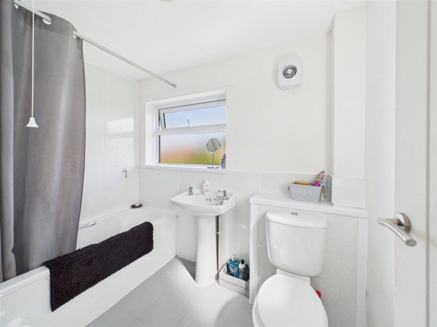 Images for 6 Churchill Avenue, Cranswick, Driffield, YO25 9QP