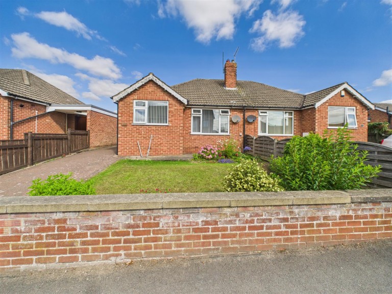 View Full Details for 61 The Mount, Driffield, YO25 5JQ