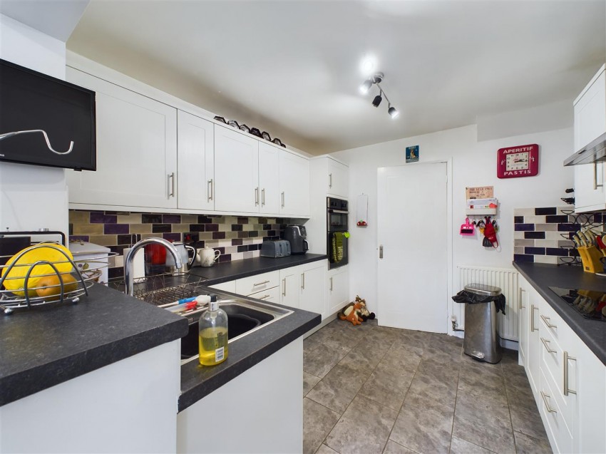 Images for 5 Eastfield Close, North Frodingham, Driffield, YO25 8ND
