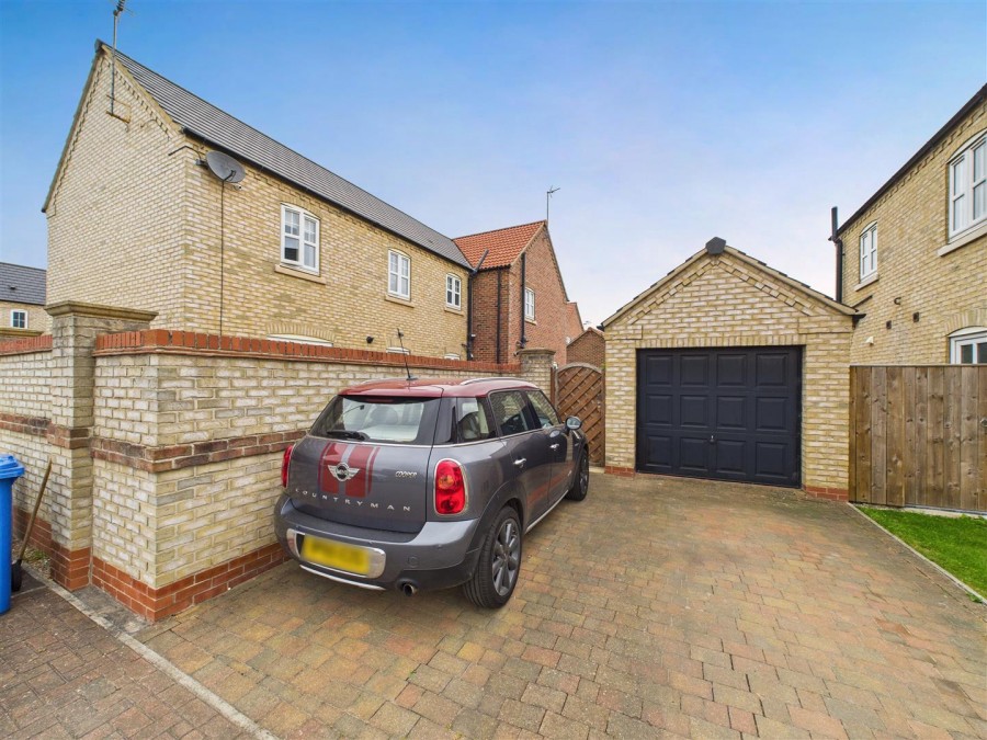 Images for 15 Nunings Way, Nafferton, Driffield, YO25 4HL
