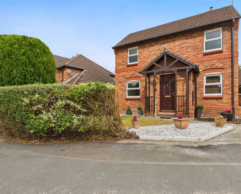 View Full Details for 12 Copperfield Close, Malton, YO17 7YN