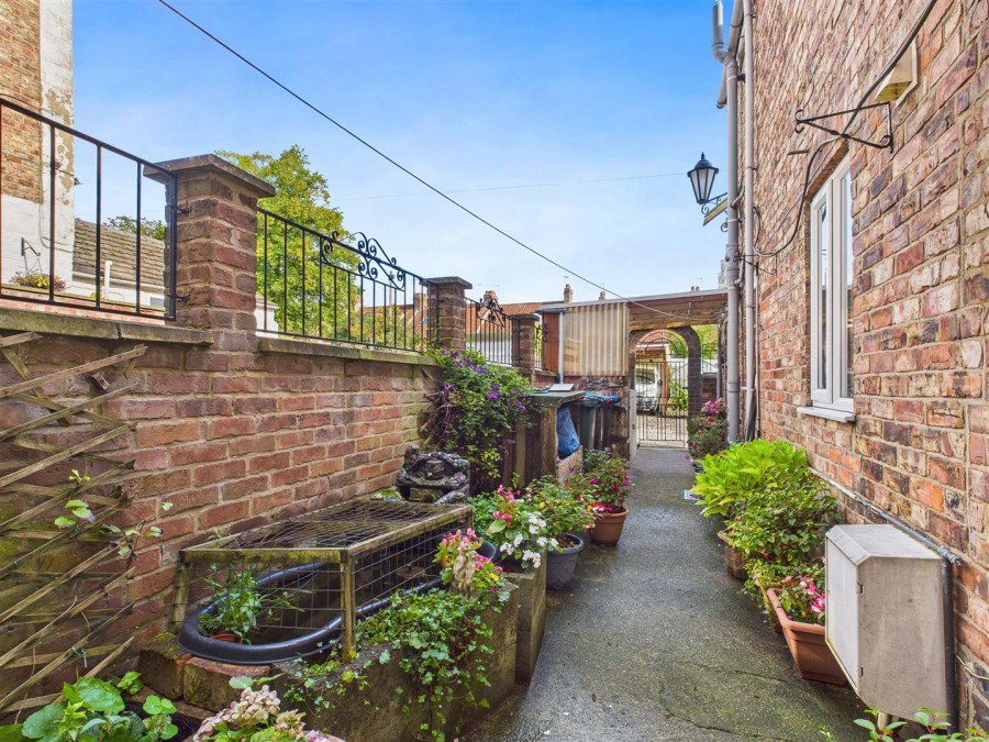 Images for 66 Newbiggin, Malton, YO17 7JF