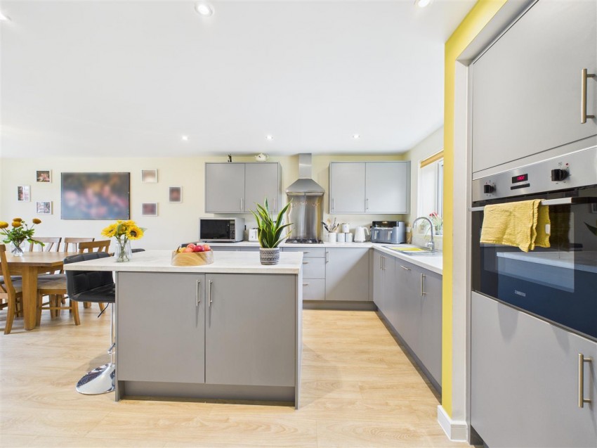 Images for 24 White Avenue, Wolds View, Driffield, YO25 5FQ